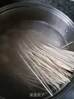 Make Hot dry noodles step 3