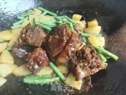 Make Bean-fruit potato ribs step 6