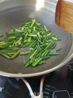 Make Garlic fried chicken step 3
