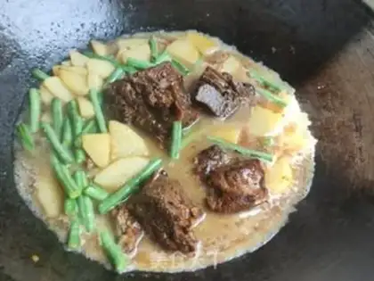Make Bean-fruit potato ribs step 7
