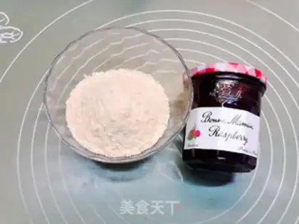 Make Coconut jam bread step 7