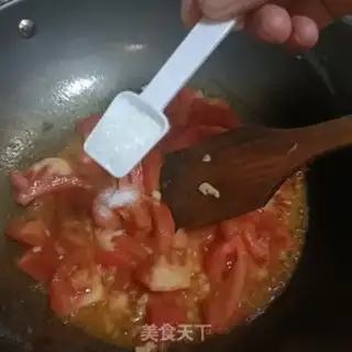 Make Tomato fried eggs step 8