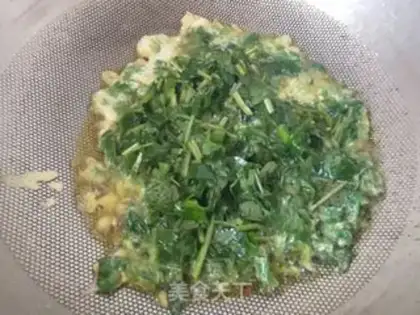 Make Celery fried eggs step 5