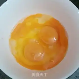 Make Cream fried eggs step 1