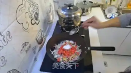 Make Onion fried eggs step 5