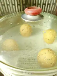 Make Three-coloured Quinoa whole wheat bun step 11