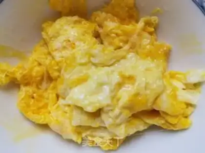 Make Tomato eggs step 1