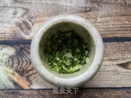 Make Little elbow with ten fragrances of garlic juice step 13
