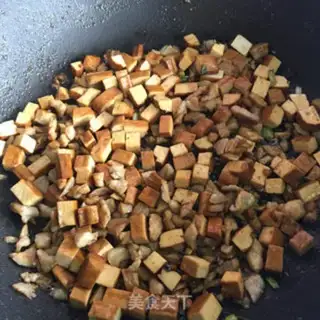 Make The fragrance of meat, the fried beans step 6