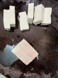 Make Pyramid tofu step 1