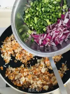 Make Meat carrot fried rice step 6