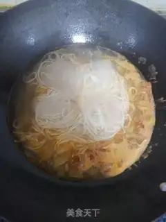 Make Tomato egg noodles step 6