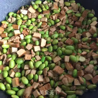 Make The fragrance of meat, the fried beans step 9
