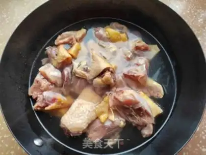 Make Little potato black-mucked rooster step 0