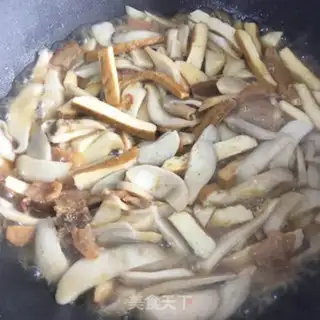 Make Five fragrances and apricot mushrooms step 5