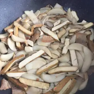 Make Five fragrances and apricot mushrooms step 6