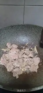 Make Beef rolls and garlic step 4