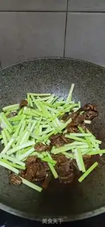 Make Beef rolls and garlic step 5