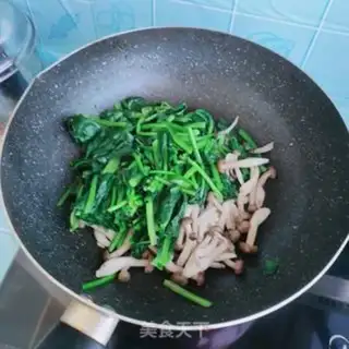 Make Crab mushrooms and spinach step 6