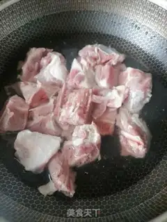 Make Carrot corn bone soup step 0