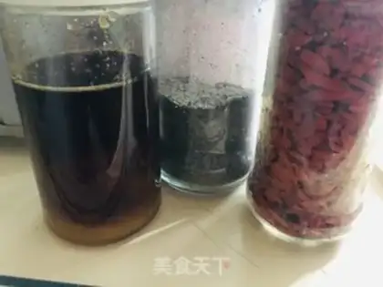 Make Black and sesame honey powder step 1