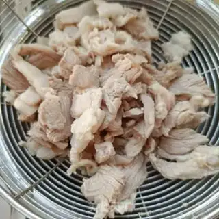 Make Eggs and pine mushrooms step 12