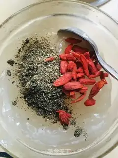 Make Black and sesame honey powder step 6