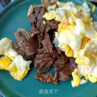 Make Eggs and pine mushrooms step 15