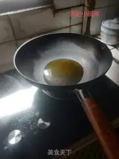 Make Tomato fried eggs step 8