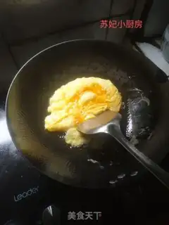 Make Tomato fried eggs step 9