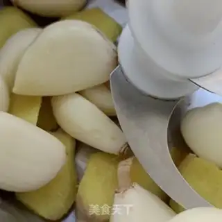 Make Twin pepper garlic sauce step 1