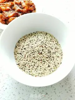 Make Yellow rice, three-coloured quinoa, chicken meat step 3