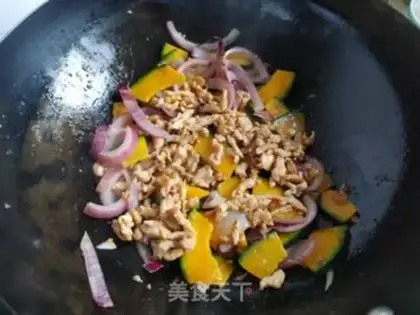 Make Onion pumpkin chicken step 4