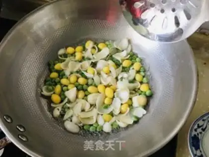 Make Silver almond lily with green beans step 2