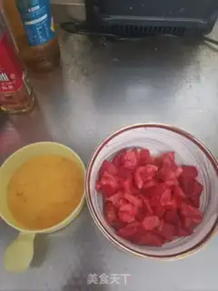 Make Tomato egg noodles step 1