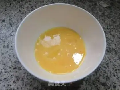 Make Black-mucked eggs and curry step 1