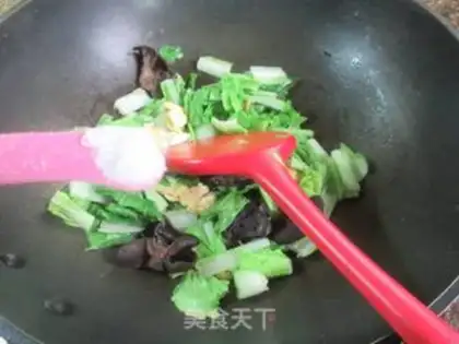Make Black-mucked eggs and curry step 7