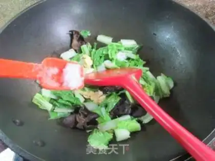 Make Black-mucked eggs and curry step 8