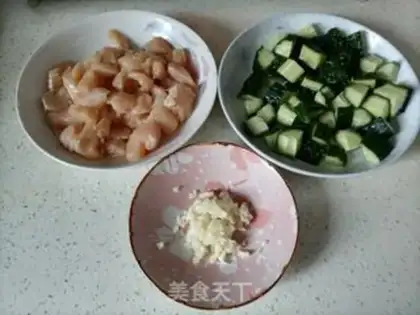 Make cucumber chicken step 0