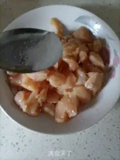 Make cucumber chicken step 1