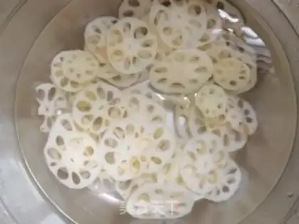 Make Little peppers of garlic and lily step 2
