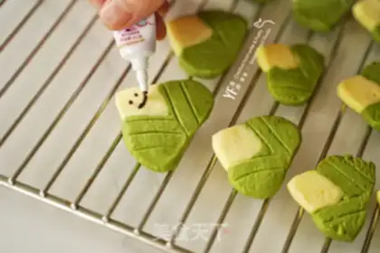 Make Baby Squirrel cookies step 8