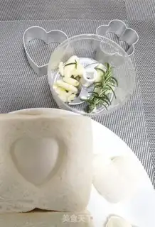 Make Garlic rosemary egg toast step 2