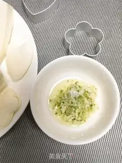 Make Garlic rosemary egg toast step 3