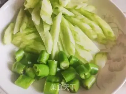 Make cucumber pretzels step 1