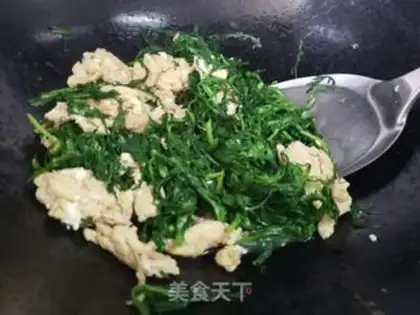 Make Steaked eggs step 2