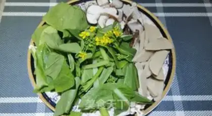 Make Fancy noodles for mushrooms step 0