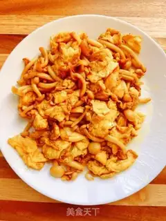 Make White mushroom fried eggs step 7