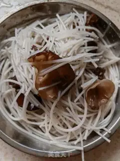 Make The sour and sour sauce step 0