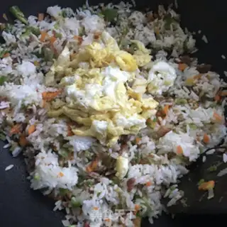Make Cream shrimp fried rice step 9